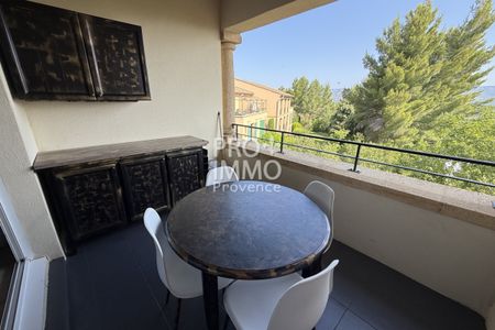 À LOUER GOLF DE PONT ROYAL (13370) MALLEMORT APPARTEMENT TYP - Photo 3