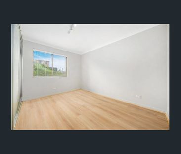 UNBEATABLE LOCATION! - Photo 6