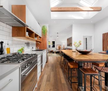 Style & Interior Precision - Photo 1