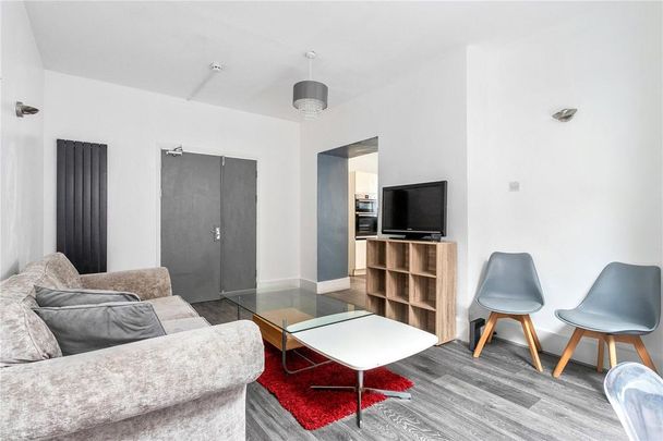 6 bedroom semi-detached house to rent - Photo 1