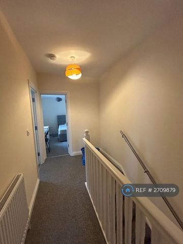 4 bedroom terraced house to rent - Photo 5
