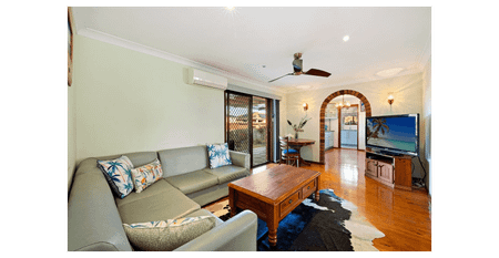 4 BEDROOM FAMILY HOME IN CONVENIENT LOCATION - Photo 2