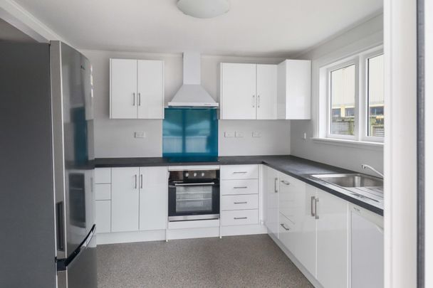 Life By The Beach!! - Photo 1