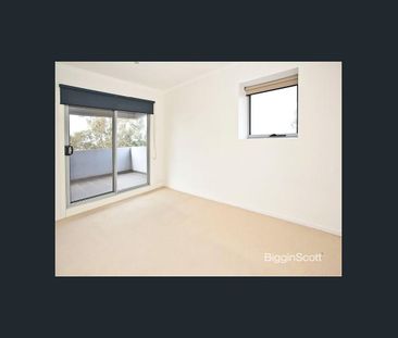 2-Bedroom Apartment Near Monash University - Photo 4