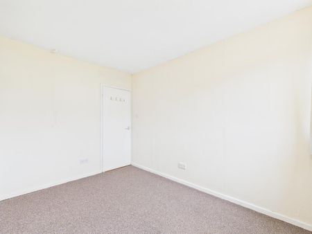 3 bedroom detached bungalow to rent - Photo 3