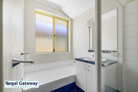 4 Gandossi Court, SUCCESS WA 6164 - Photo 3