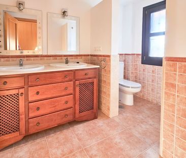 House in San Pedro de Alcántara, Costa del Sol - Photo 1