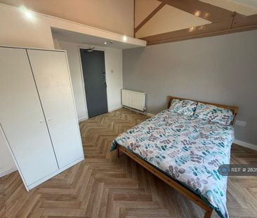 Studio to rent - Photo 2