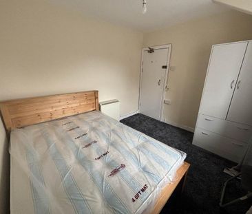 6 bedroom house to rent - Photo 3