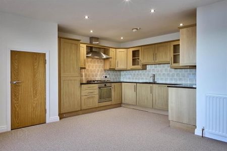 12d The Esplanade, Holywood, BT18 9JP - Photo 5