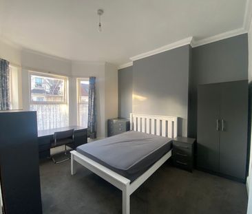 Room in a Shared House, Chester Road, CV1 - Photo 1