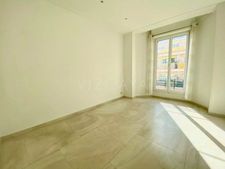 Location Appartement 3 pièces 63m² NICE 06100 - Photo 5