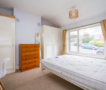 4 bedroom terraced house to rent - Photo 2