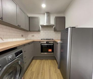 3 bedroom flat to rent - Photo 6
