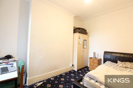 4 bedroom terraced house to rent - Photo 2