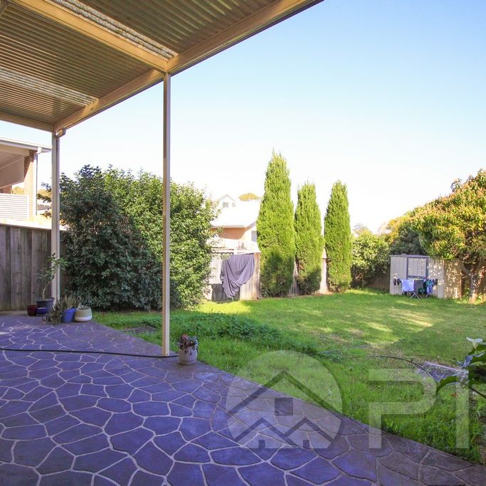 WHEN ONLY THE BEST WILL DO ! HOME SWEET HOME!! CARLINGFORD WEST PRIMARY CATCHMENT. - Photo 1