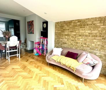 3 bedroom semi-detached house to rent - Photo 1