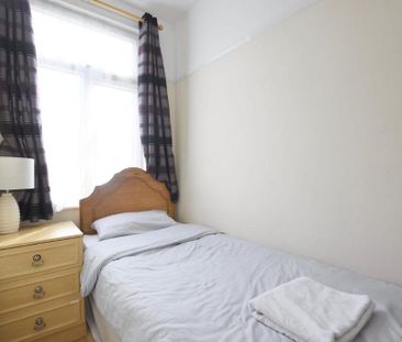 4 bedroom terraced house to rent - Photo 1