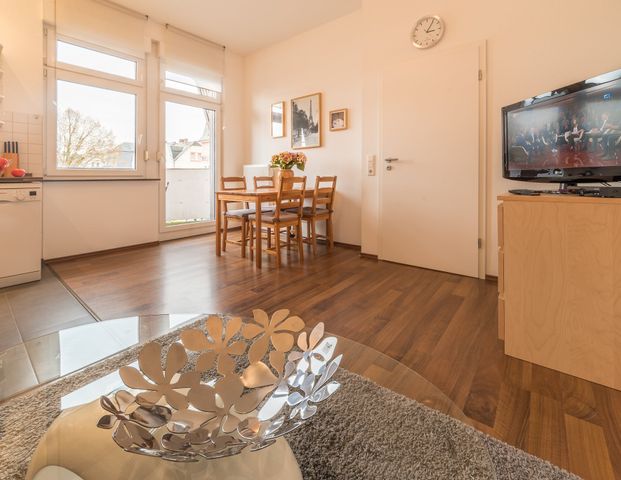 City-Residence: Nette 2-Zimmer-Wohnung in schönem Altbau - Foto 1