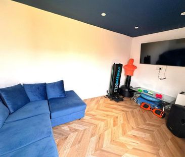 4 bedroom detached house to rent - Photo 5