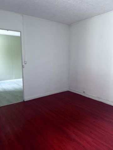 Location Appartement 3 pièces 62m² CAUDEBEC LES ELBEUF 76320 - Photo 2