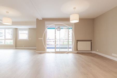 Flat for rent in Niño Jesús (Madrid) - Foto 2
