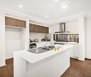 Spacious Family Living in the Heart of Arcadia Estate - Photo 6