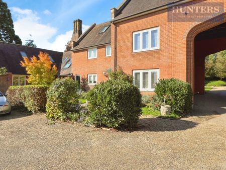 3 bedroom Flat To Let - Photo 3