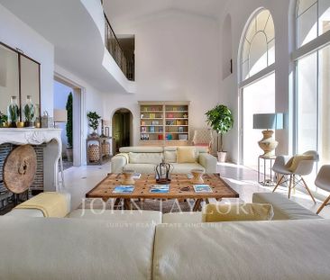 Maison à louer Valbonne, Cote d'Azur, France12 500 EUR / Mois - Photo 1