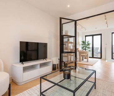 1 Bed Terraced House, Hythe Road, BN1 - Photo 3