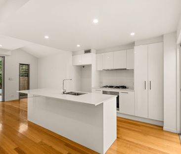 Properly Managed I Discover Luxury Living in Hamilton: Your Dream Home Awaits! - Photo 6