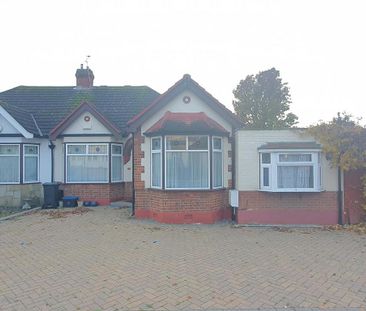 4 bedroom semi-detached bungalow to rent - Photo 3