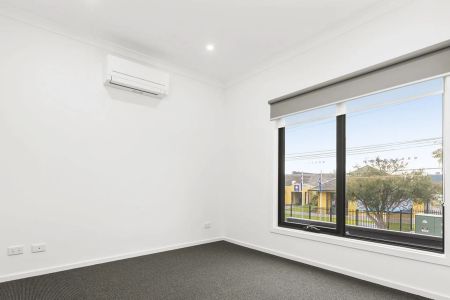 MODERN AND CONVENIENT FAMILY HOME! - Photo 4