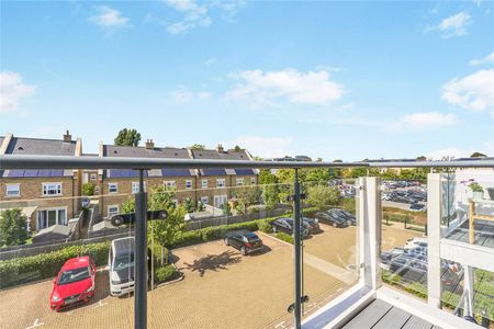 Roper Crescent, Sunbury-on-Thames, Surrey, TW16 5DH - Photo 4