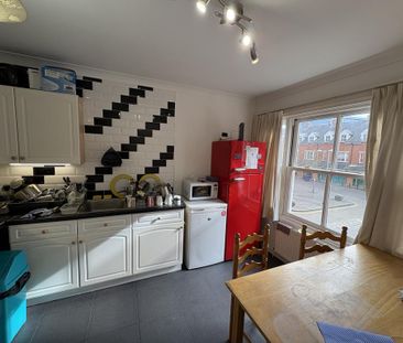 1 bedroom in a house share to rent - Photo 5