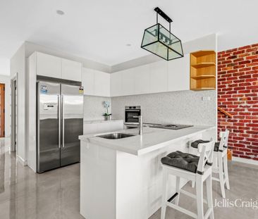 Three Bedroom Family Townhouse - Photo 6