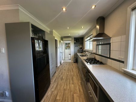 Immaculate inside and out! - Photo 3