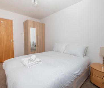 2 bedroom flat to rent - Photo 3