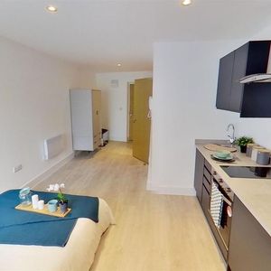 Studio to rent - Photo 2