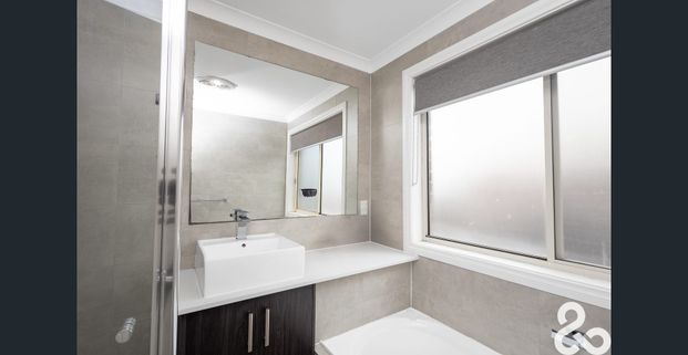 Large Family Home - Photo 1