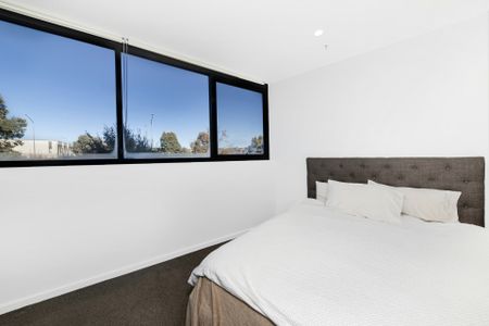 Vibrant Coombs Apartment - Photo 2