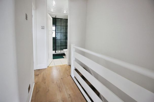 3 bedroom House To Let Total Size: 871 SQ FT - Photo 1