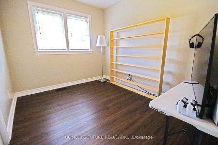 For Lease - 617 Wychwood Street Unit# main, Oshawa, Ontario - Photo 5