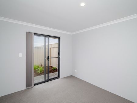 Dual key living - 2 Bed - 1 Bath - Photo 2