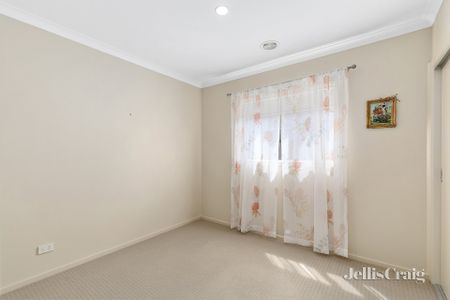 16 Hodgson Rise, Mernda - Photo 2