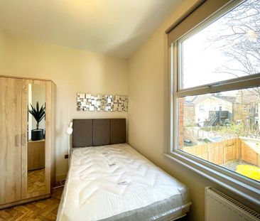 1 bedroom in a house share to rent - Photo 1