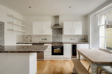 2 Bed Flat - Photo 5