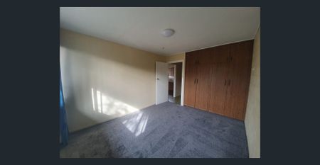 Ground Floor Unit with Private Courtyard - Photo 3