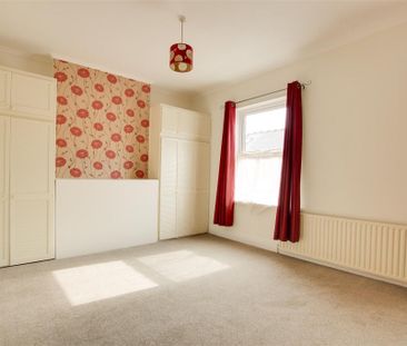 3 Bed Semi-detached house For Rent - Photo 2