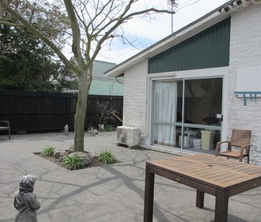 Sunny, Spacious 2 Bedroom Unit in Richmond. - Photo 3